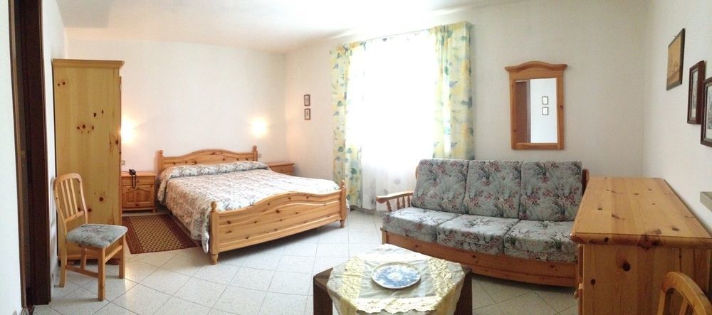 Hotel Serena Spiazzi Di Caprino Ngoại thất bức ảnh