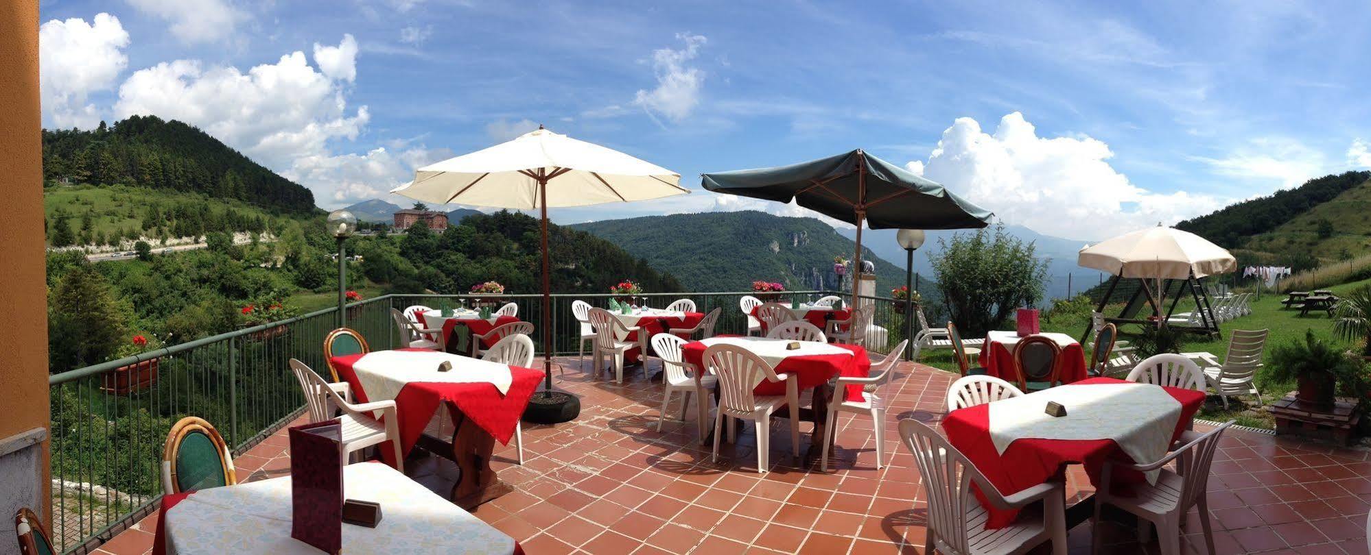 Hotel Serena Spiazzi Di Caprino Ngoại thất bức ảnh